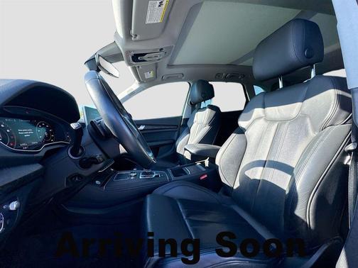 Mythos Black Metallic 2020 Audi Q5 45 Prestige