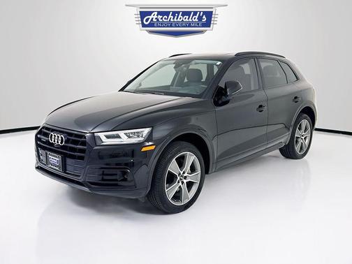 Mythos Black Metallic 2020 Audi Q5 45 Prestige