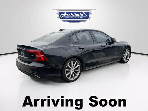 2021 Volvo S60 T5 Momentum