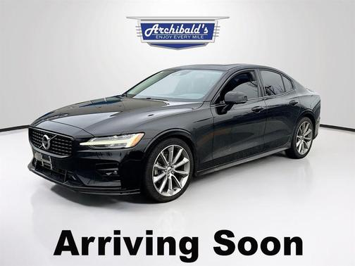 2021 Volvo S60 T5 Momentum