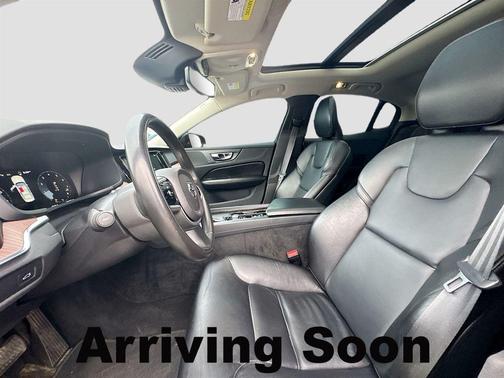 2021 Volvo S60 T5 Momentum