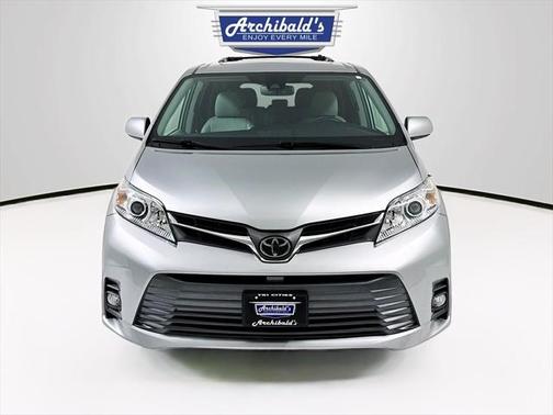 2019 Toyota Sienna XLE
