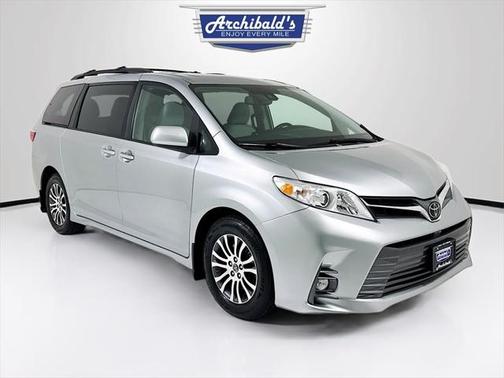 2019 Toyota Sienna XLE