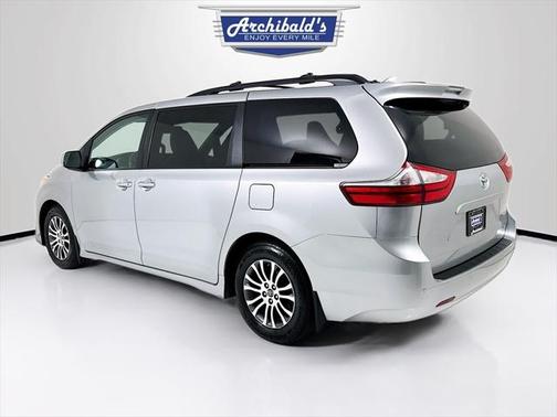 2019 Toyota Sienna XLE