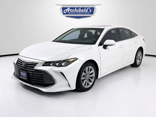 2022 Toyota Avalon XLE
