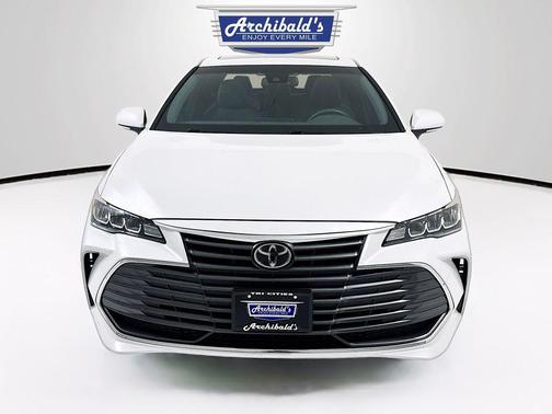 2022 Toyota Avalon XLE