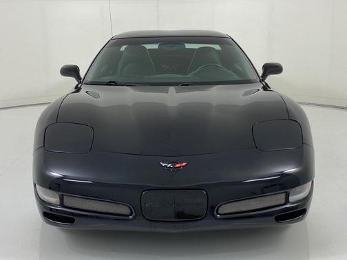 Photo 2 of 30 of 2001 Chevrolet Corvette Z06
