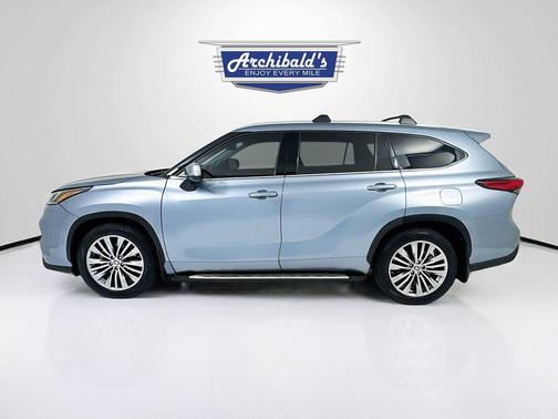 Moon Dust 2021 Toyota Highlander Platinum