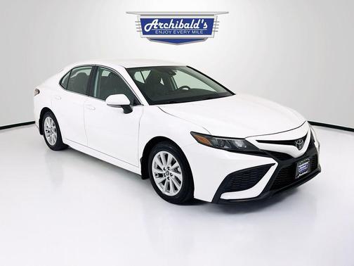 Ice Cap 2024 Toyota Camry SE