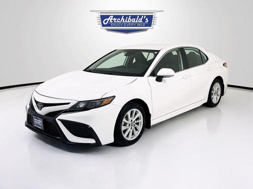 Ice Cap 2024 Toyota Camry SE
