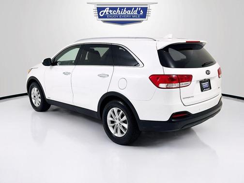 Snow White Pearl 2016 Kia Sorento LX