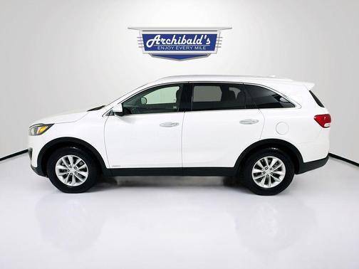 Snow White Pearl 2016 Kia Sorento LX