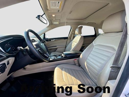 White Platinum Metallic Tri-Coat 2017 Ford Fusion SE
