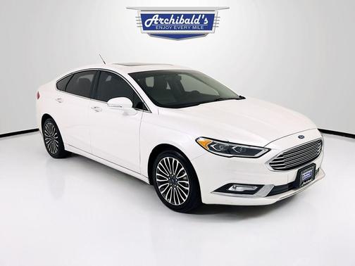 White Platinum Metallic Tri-Coat 2017 Ford Fusion SE