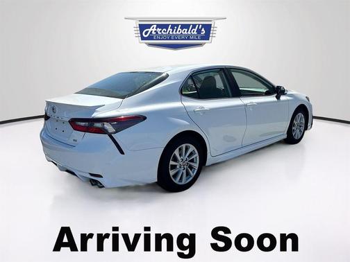 Ice Cap 2024 Toyota Camry SE