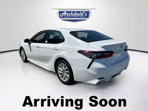 Ice Cap 2024 Toyota Camry SE