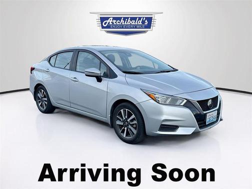 Brilliant Silver Metallic 2021 Nissan Versa 1.6 SV