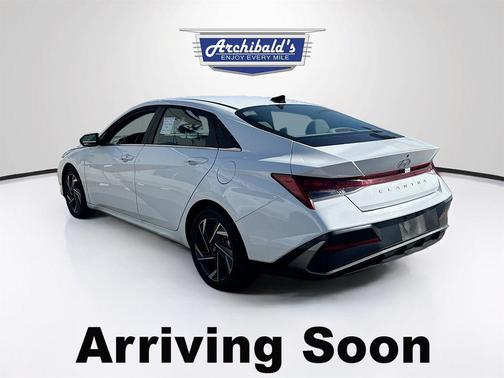 2025 Hyundai ELANTRA SEL