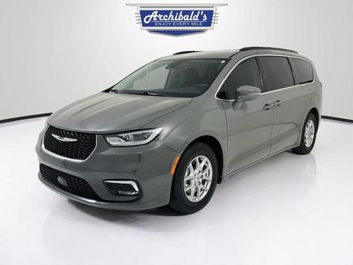 Ceramic Gray Clearcoat 2022 Chrysler Pacifica Touring L
