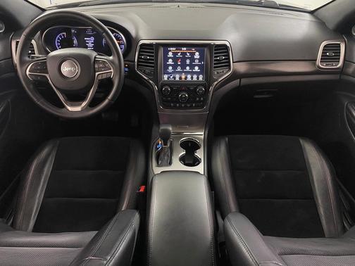 Photo 4 of 28 of 2018 Jeep Grand Cherokee Altitude