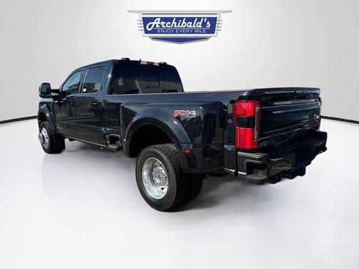 Agate Black Metallic 2025 Ford F-450 Platinum