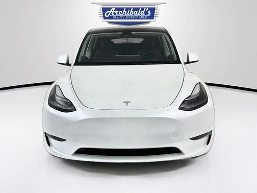 Pearl White Multi-Coat 2023 Tesla Model Y Long Range Dual Motor All-Wheel Drive
