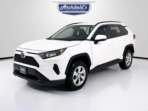 2020 Toyota RAV4 LE