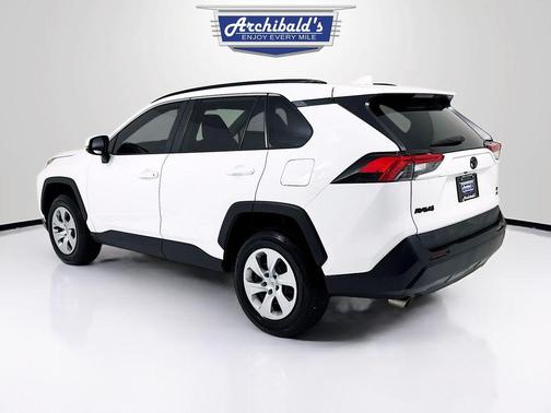 2020 Toyota RAV4 LE