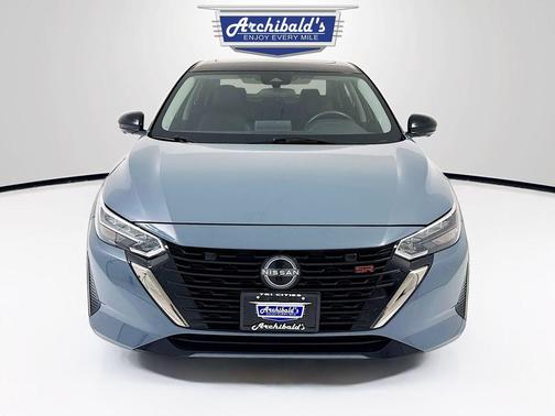 Atlantic Gray Metallic/Super Black 2024 Nissan Sentra SR