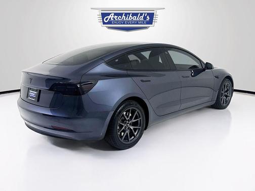 2022 Tesla Model 3 Standard Range