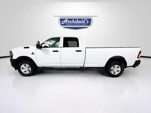 2024 RAM 2500 Tradesman Crew Cab 4x4 8' Box