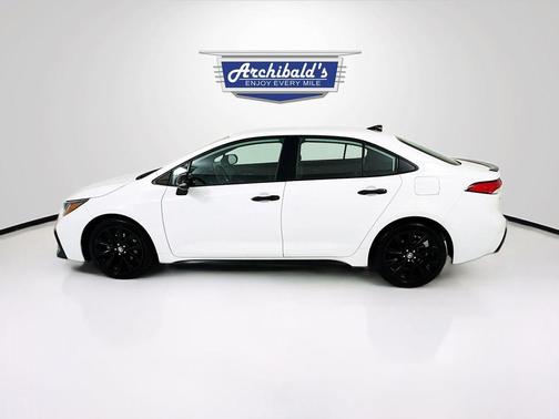 Super White 2021 Toyota Corolla SE