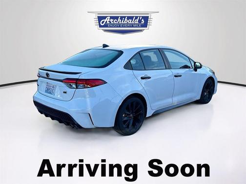 Super White 2021 Toyota Corolla SE