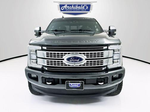 Magnetic Metallic 2019 Ford F-350 Platinum
