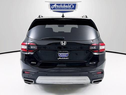 2023 Honda Pilot AWD Elite