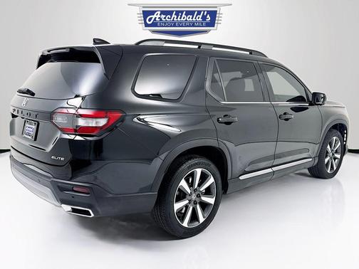 2023 Honda Pilot AWD Elite