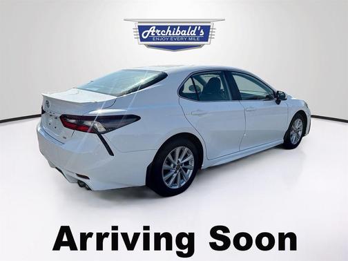 Ice Cap 2024 Toyota Camry SE
