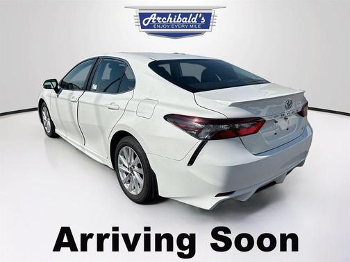 Ice Cap 2024 Toyota Camry SE
