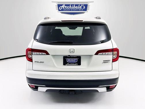 2019 Honda Pilot Touring 8-Passenger