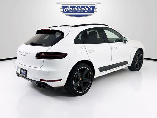 2016 Porsche Macan Turbo