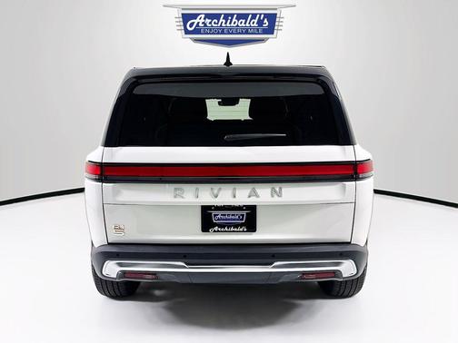 2023 Rivian R1S Adventure