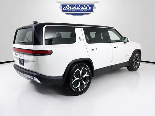 2023 Rivian R1S Adventure