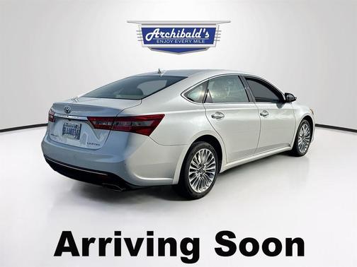 Blizzard Pearl 2018 Toyota Avalon Limited