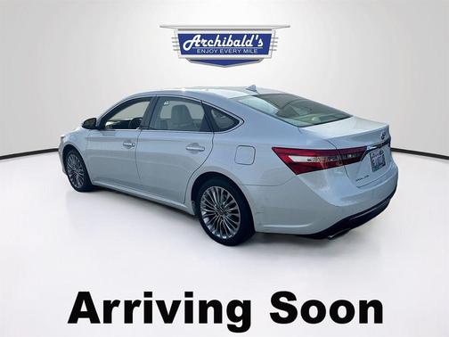 Blizzard Pearl 2018 Toyota Avalon Limited