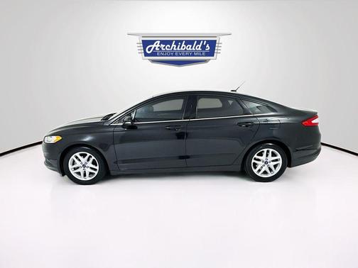 Tuxedo Black Metallic 2015 Ford Fusion SE