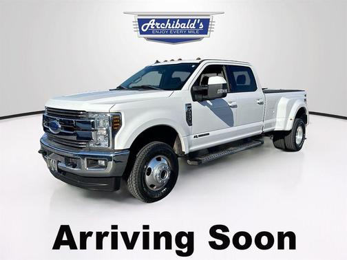Oxford White 2019 Ford F-350 Lariat