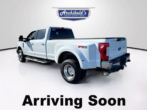Oxford White 2019 Ford F-350 Lariat