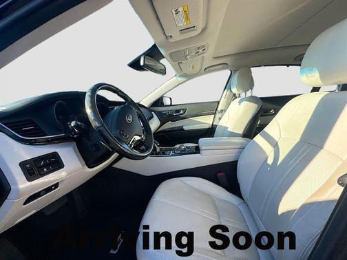 2017 Kia K900 Luxury 5.0L