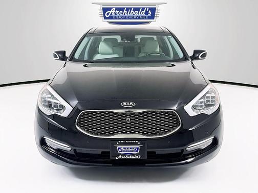 2017 Kia K900 Luxury 5.0L