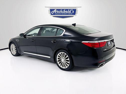 2017 Kia K900 Luxury 5.0L